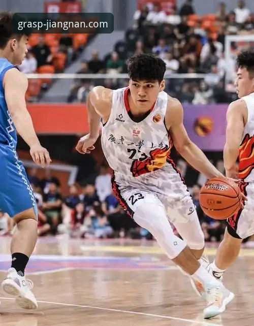 CBA状元陈国豪回避条款实战解读：通过江南app官方正版掌握赛场动态完整指南